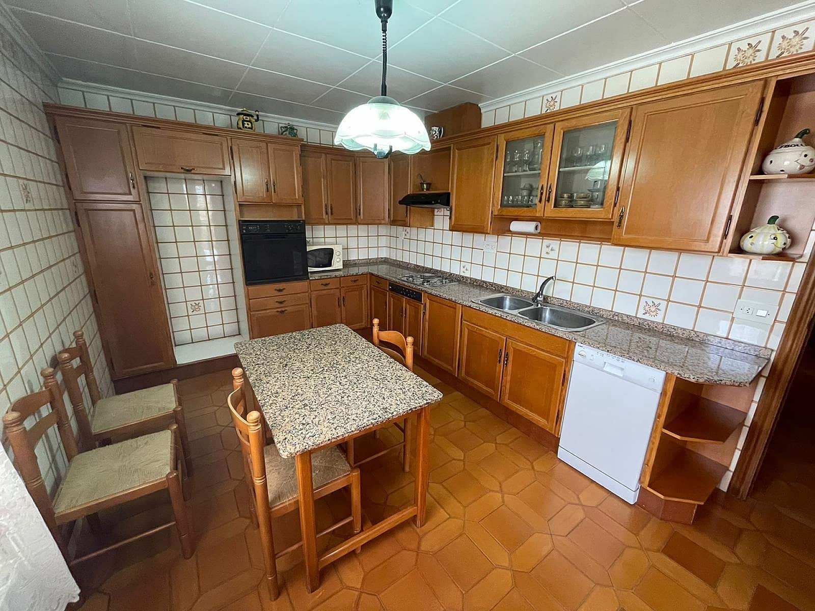 5 bedroom Townhouse for sale in Salinas - € 199,995 (Ref: 9475127)