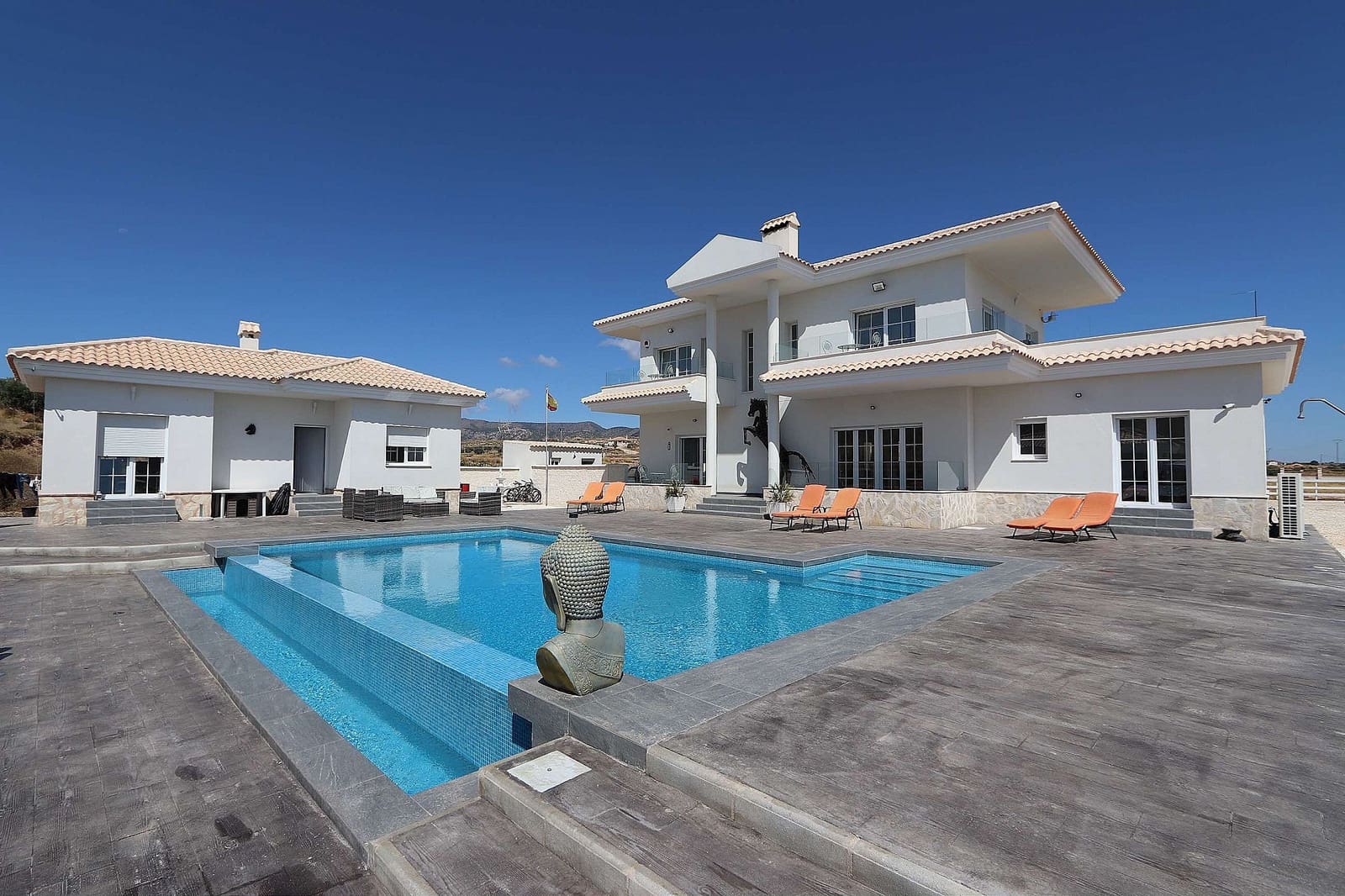 4 bedroom Villa for sale in Pinoso - € 375,000 (Ref: 9475135)