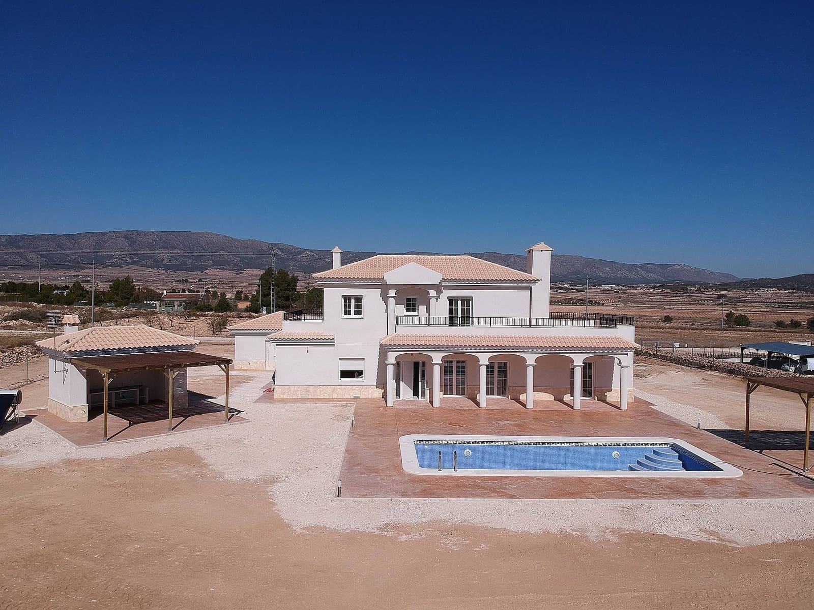 4 bedroom Villa for sale in Pinoso - € 375,000 (Ref: 9475135)