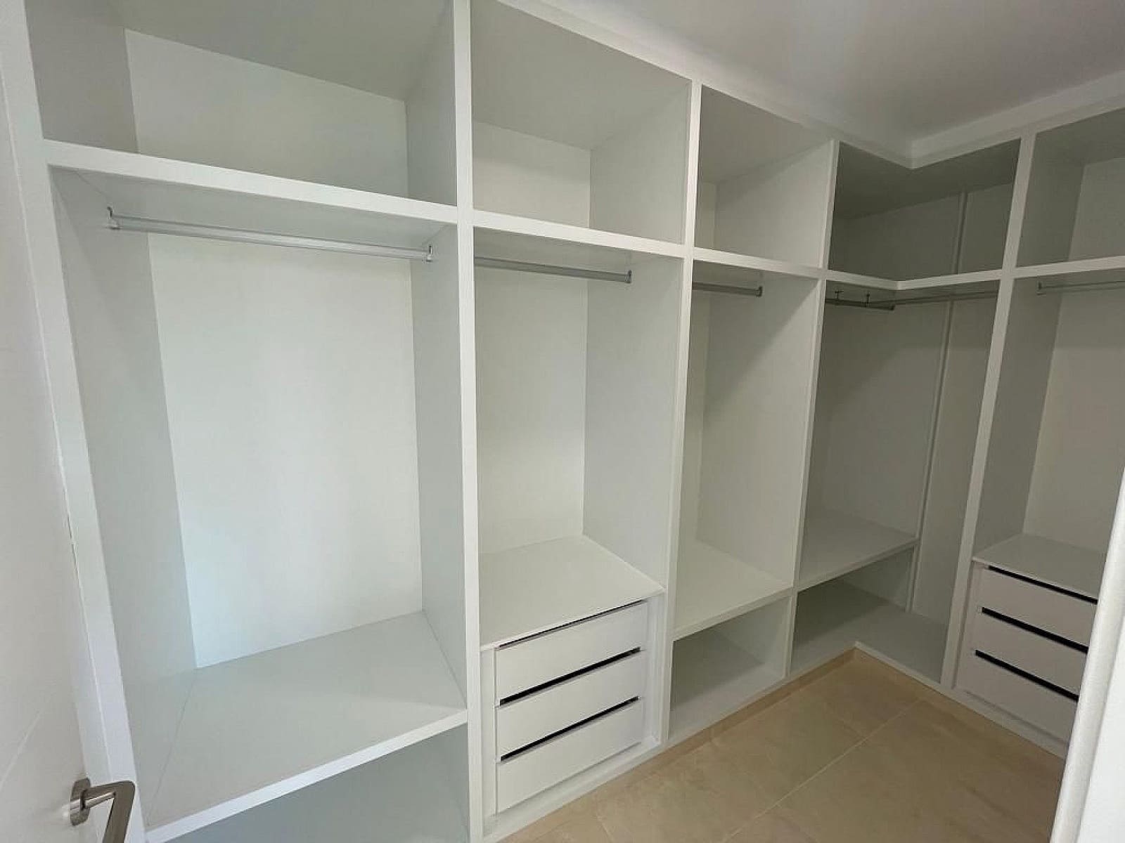 6 bedroom Villa for sale in Pinoso - € 611,000 (Ref: 9475136)