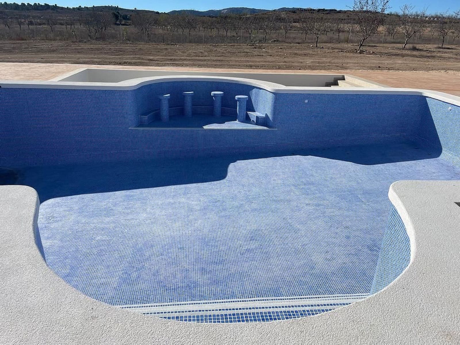 6 bedroom Villa for sale in Pinoso - € 611,000 (Ref: 9475136)