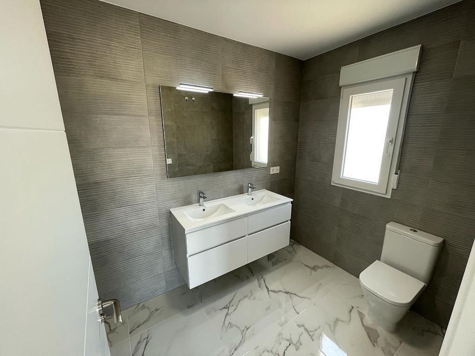 4 bedroom Villa for sale in Pinoso - € 505,000 (Ref: 9475142)