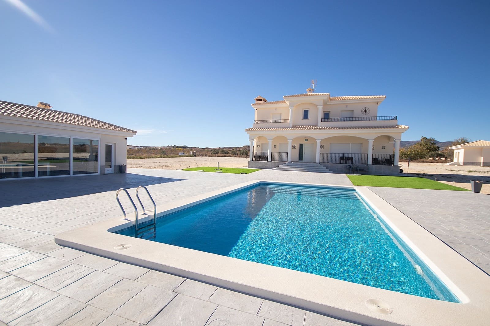 4 bedroom Villa for sale in Pinoso - € 342,000 (Ref: 9475147)