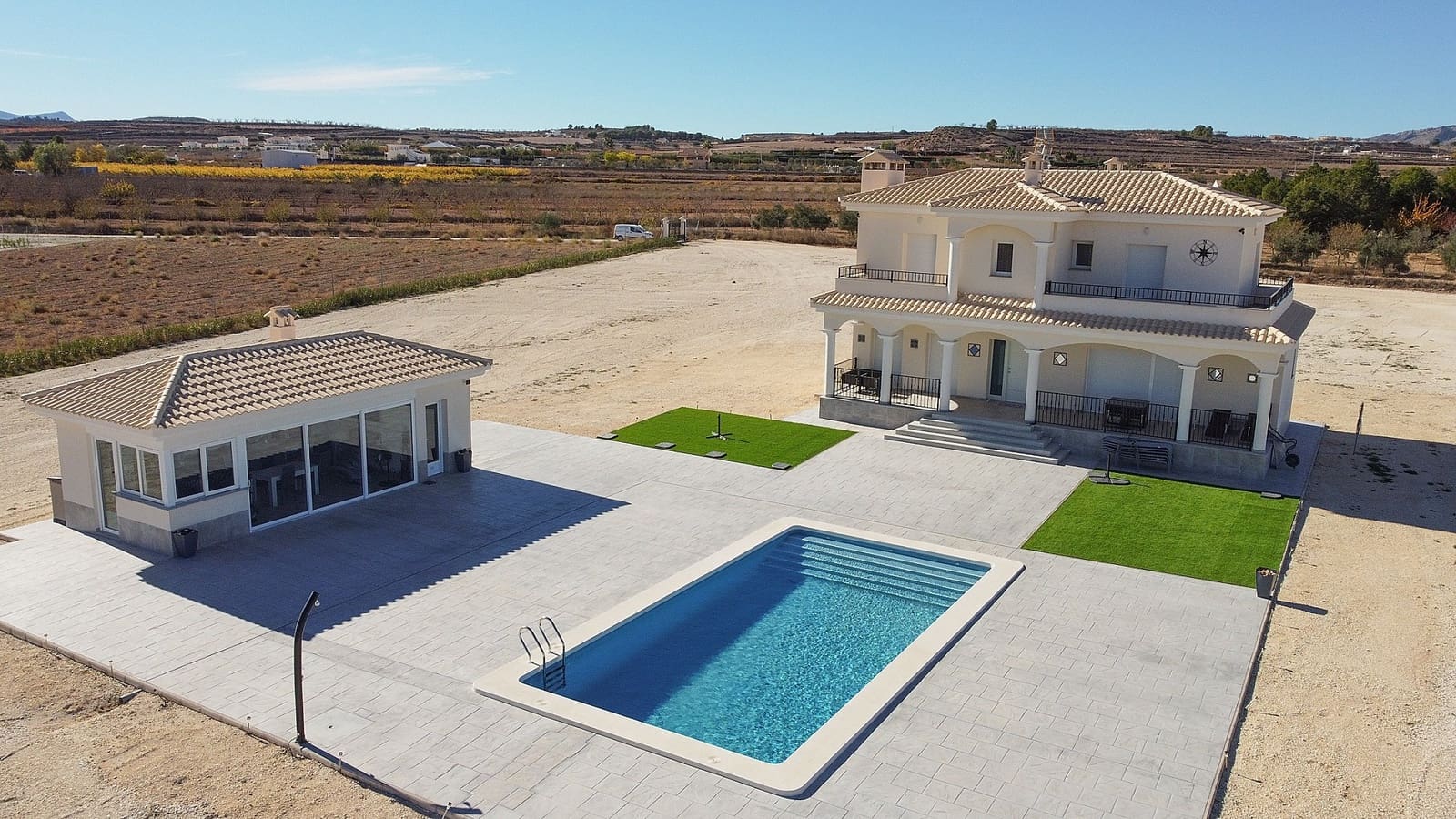 4 bedroom Villa for sale in Pinoso - € 342,000 (Ref: 9475147)
