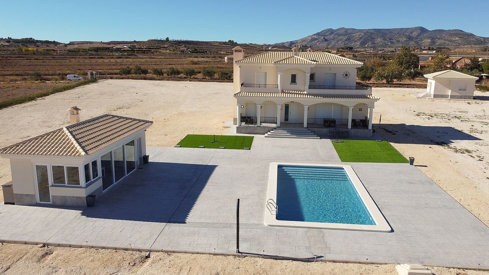 4 bedroom Villa for sale in Pinoso - € 342,000 (Ref: 9475147)