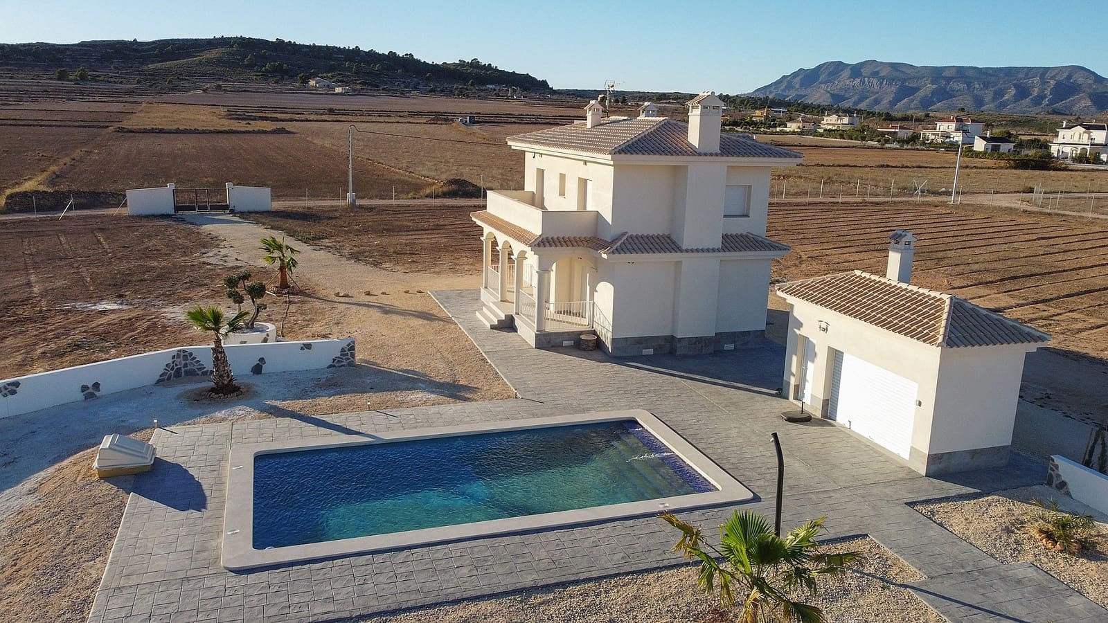 3 bedroom Villa for sale in Pinoso - € 337,000 (Ref: 9475148)