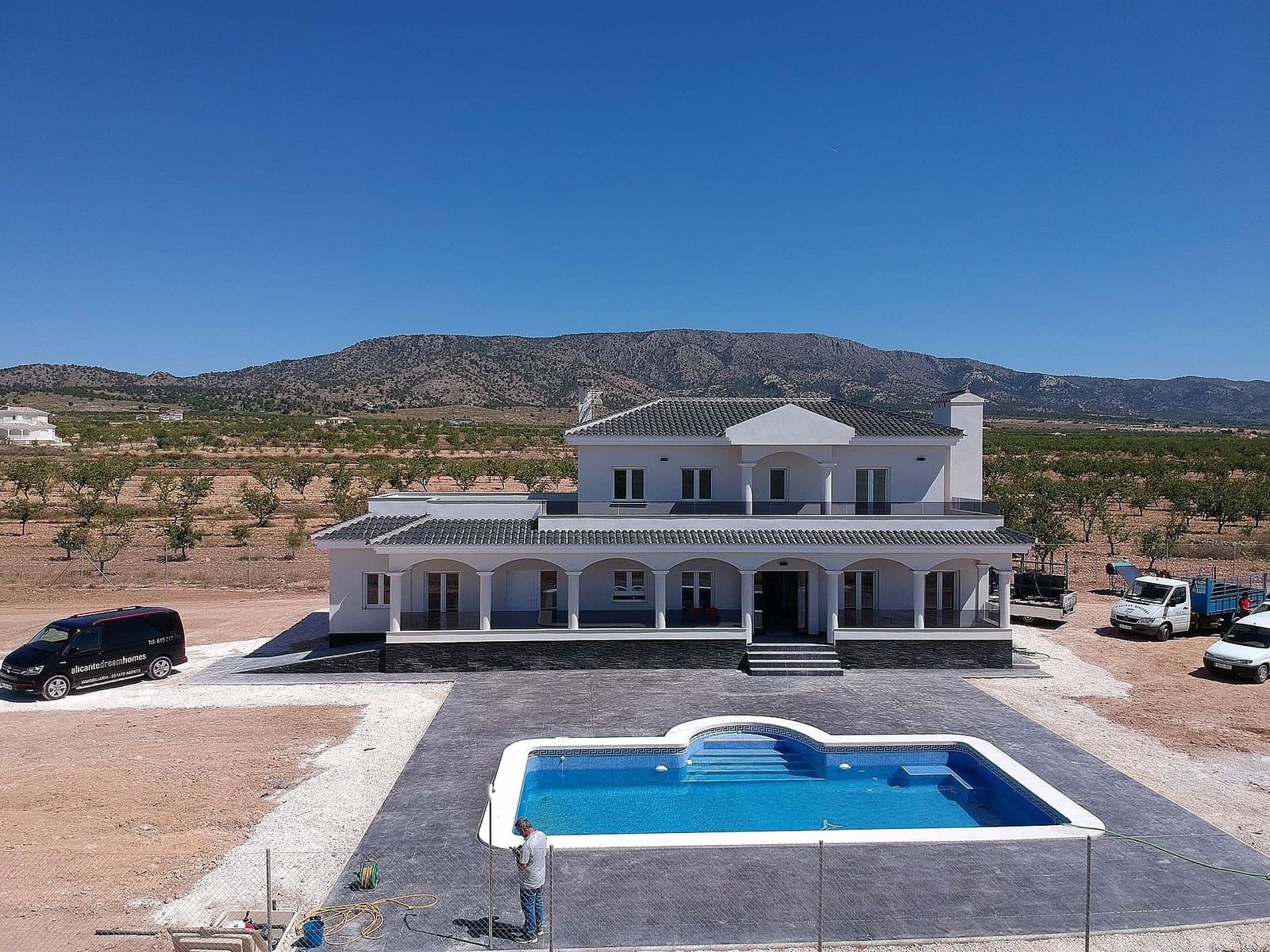 6 bedroom Villa for sale in Pinoso - € 547,000 (Ref: 9475152)
