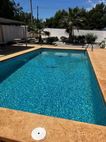 5 bedroom Villa for sale in Sax - € 355,000 (Ref: 9475154)