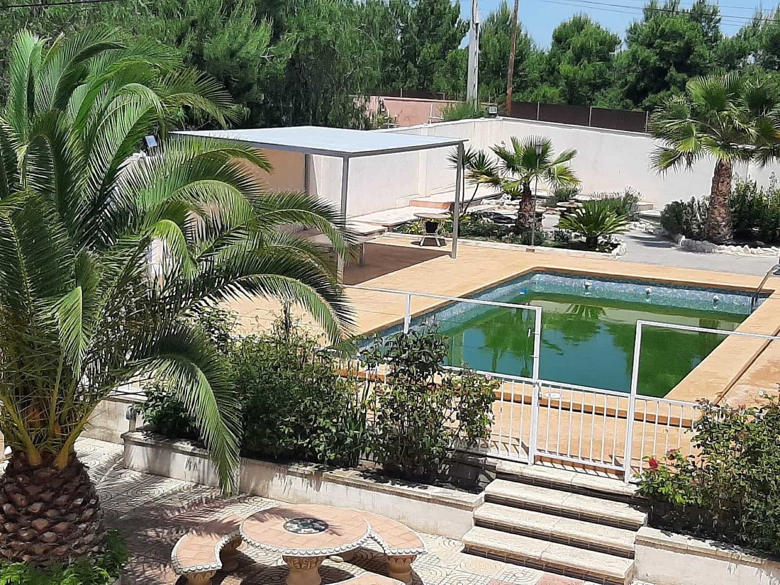 5 bedroom Villa for sale in Sax - € 355,000 (Ref: 9475154)