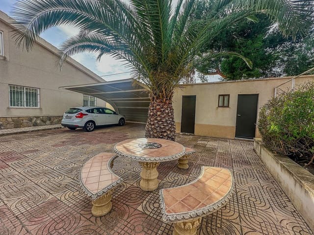 5 bedroom Villa for sale in Sax - € 355,000 (Ref: 9475154)