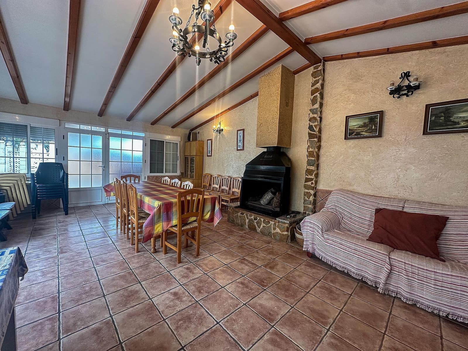 5 bedroom Villa for sale in Sax - € 355,000 (Ref: 9475154)