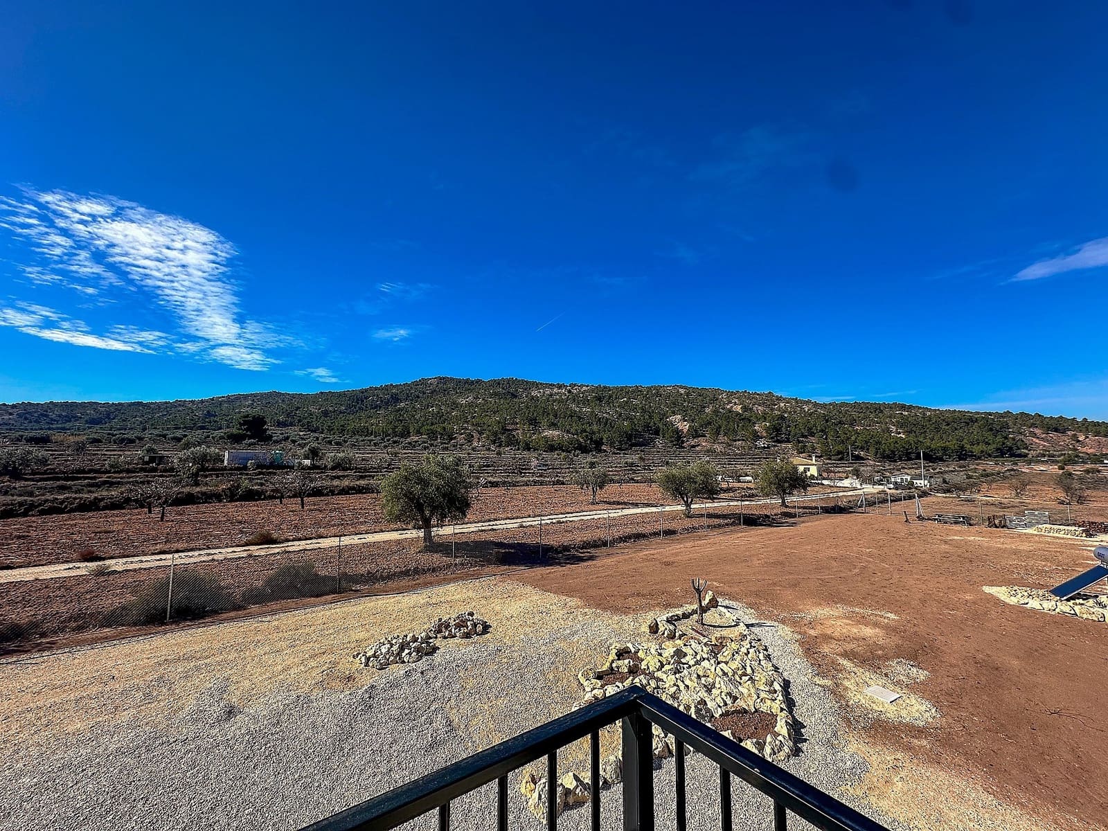 4 bedroom Villa for sale in Pinoso - € 423,000 (Ref: 9475155)