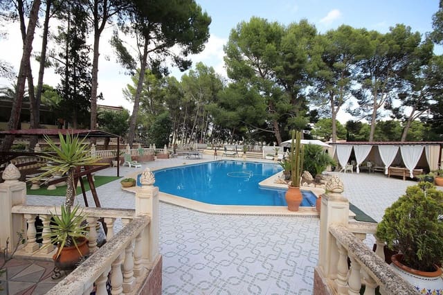 9 soveværelse Villa til salg i Monóvar / Monóver med swimmingpool garage - € 849.995 (Ref: 9475156)