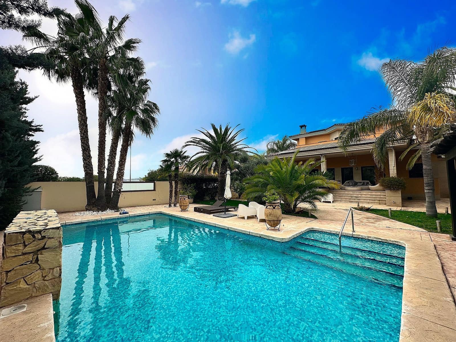 5 Zimmer Villa zu verkaufen in Elda - 1.550.000 € (Ref: 9475158)