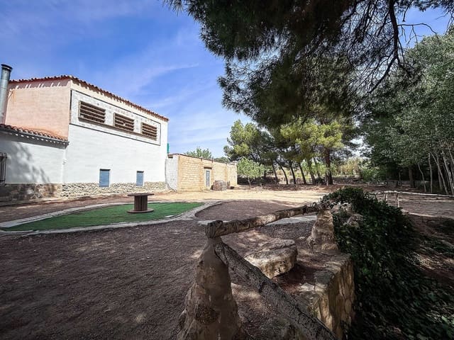 Finca/Landehus til salg i Almansa - € 140.000 (Ref: 9475161)