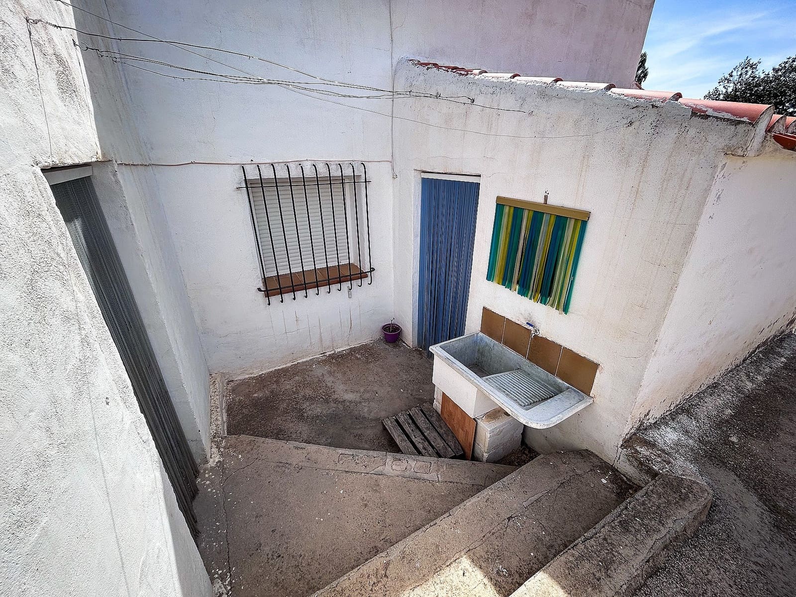 Finca/Country House for sale in Almansa - € 140,000 (Ref: 9475161)