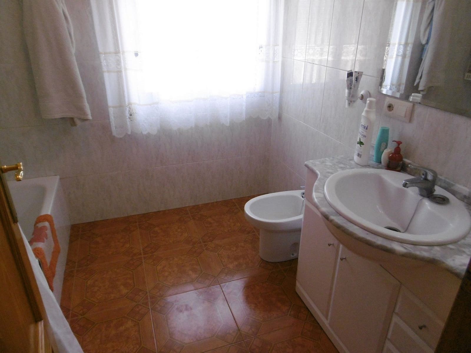 4 bedroom Villa for sale in Yecla - € 210,000 (Ref: 9475171)