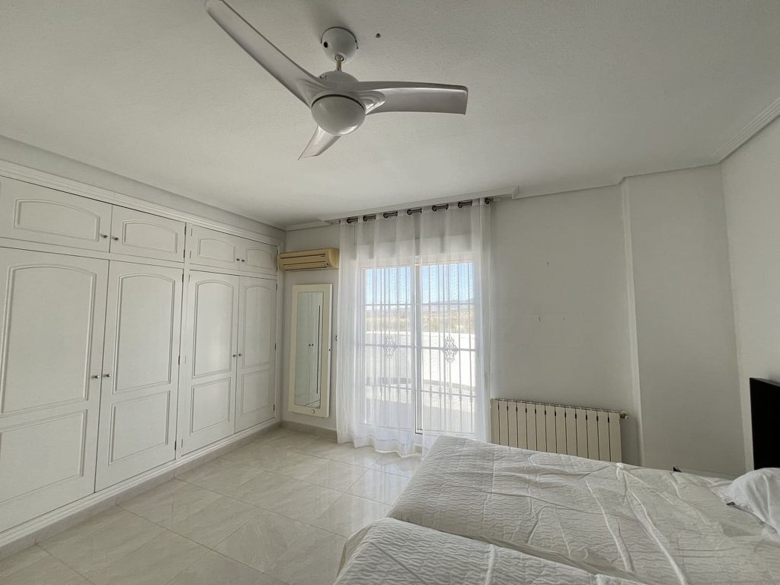 4 bedroom Villa for sale in Pinoso - € 475,000 (Ref: 9475174)