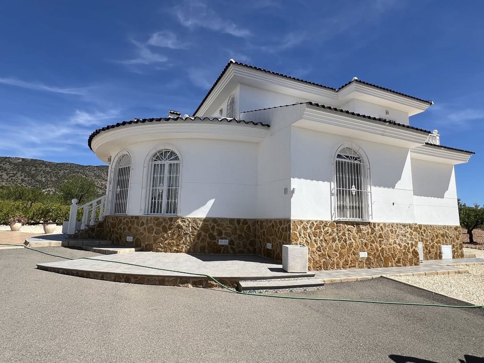 4 bedroom Villa for sale in Pinoso - € 475,000 (Ref: 9475174)