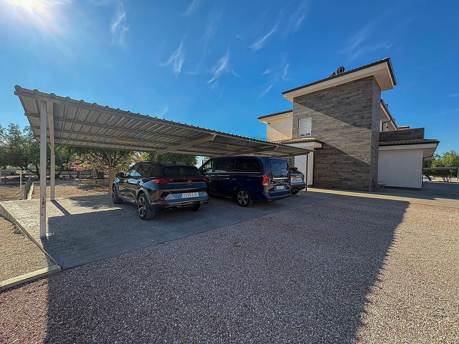 8 bedroom Villa for sale in Crevillente / Crevillent - € 680,000 (Ref: 9475178)