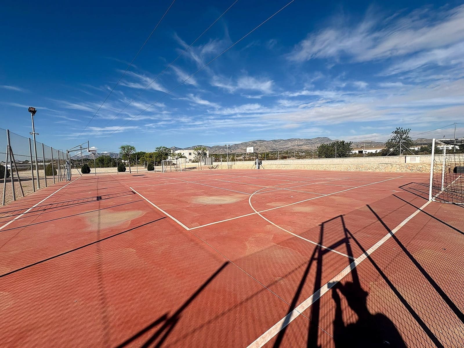 8 bedroom Villa for sale in Crevillente / Crevillent - € 680,000 (Ref: 9475178)