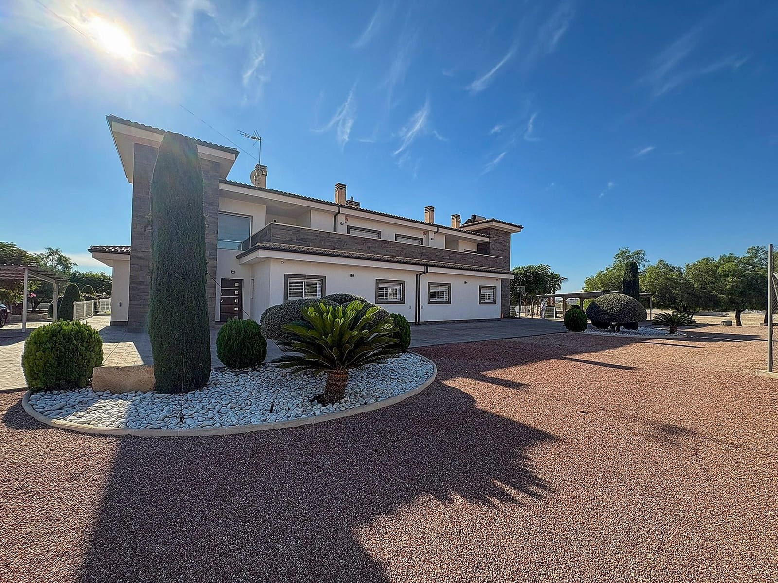8 bedroom Villa for sale in Crevillente / Crevillent - € 680,000 (Ref: 9475178)