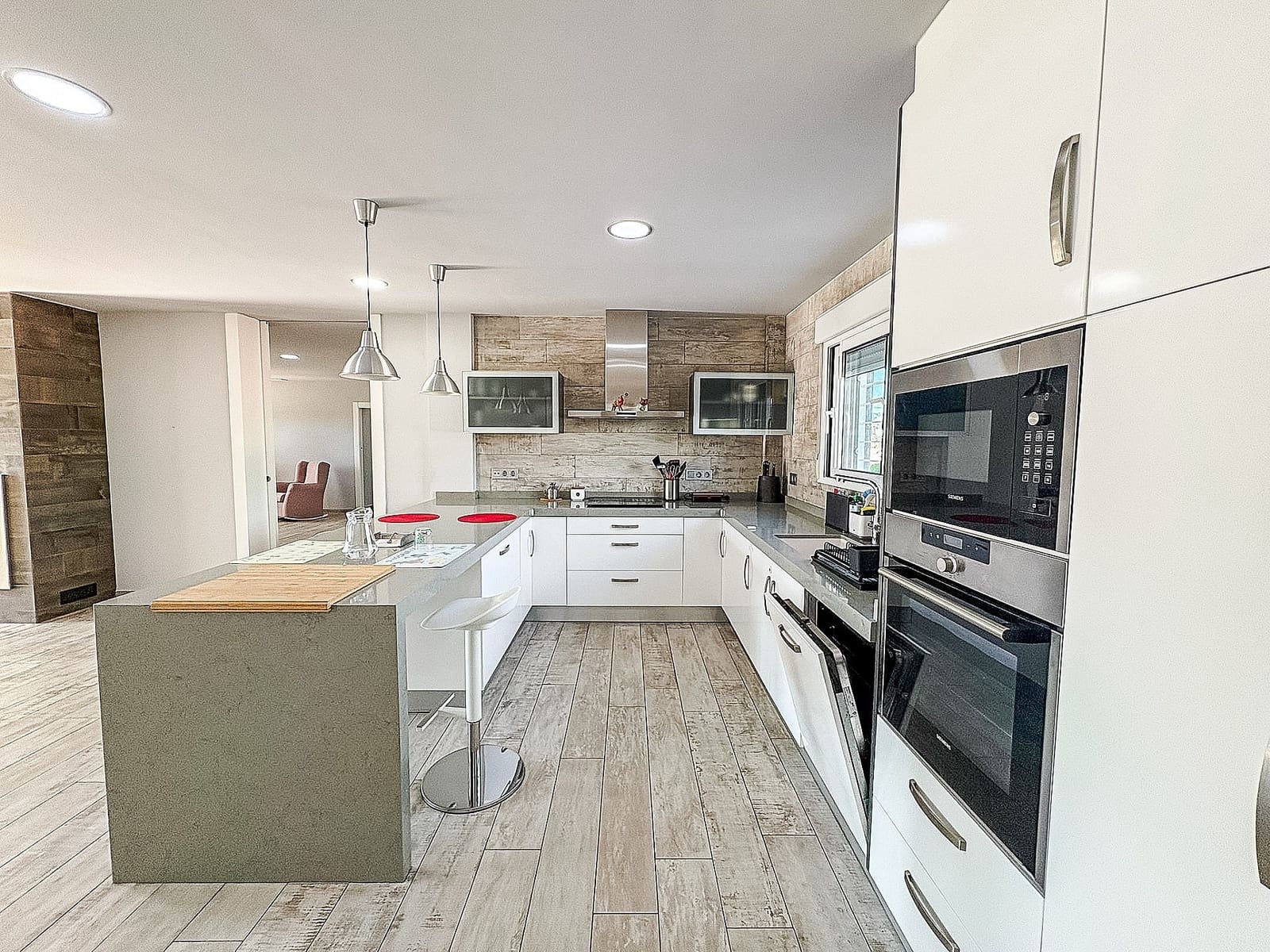 8 bedroom Villa for sale in Crevillente / Crevillent - € 680,000 (Ref: 9475178)