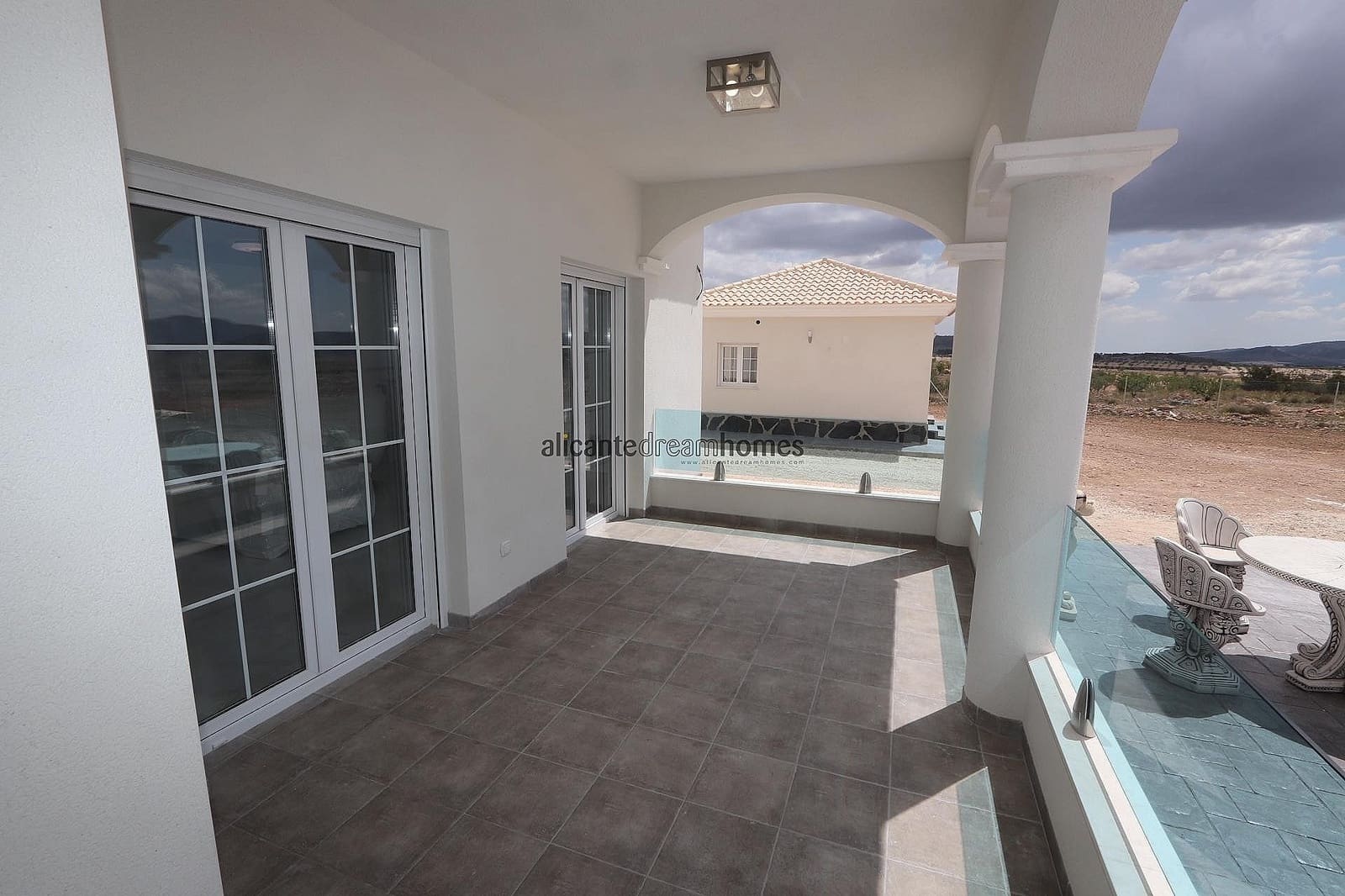 4 bedroom Villa for sale in Pinoso - € 159,995 (Ref: 9475183)