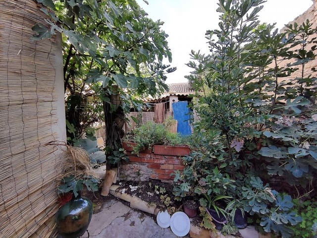 5 bedroom Finca/Country House for sale in Monóvar / Monóver with garage - € 138,000 (Ref: 9475185)