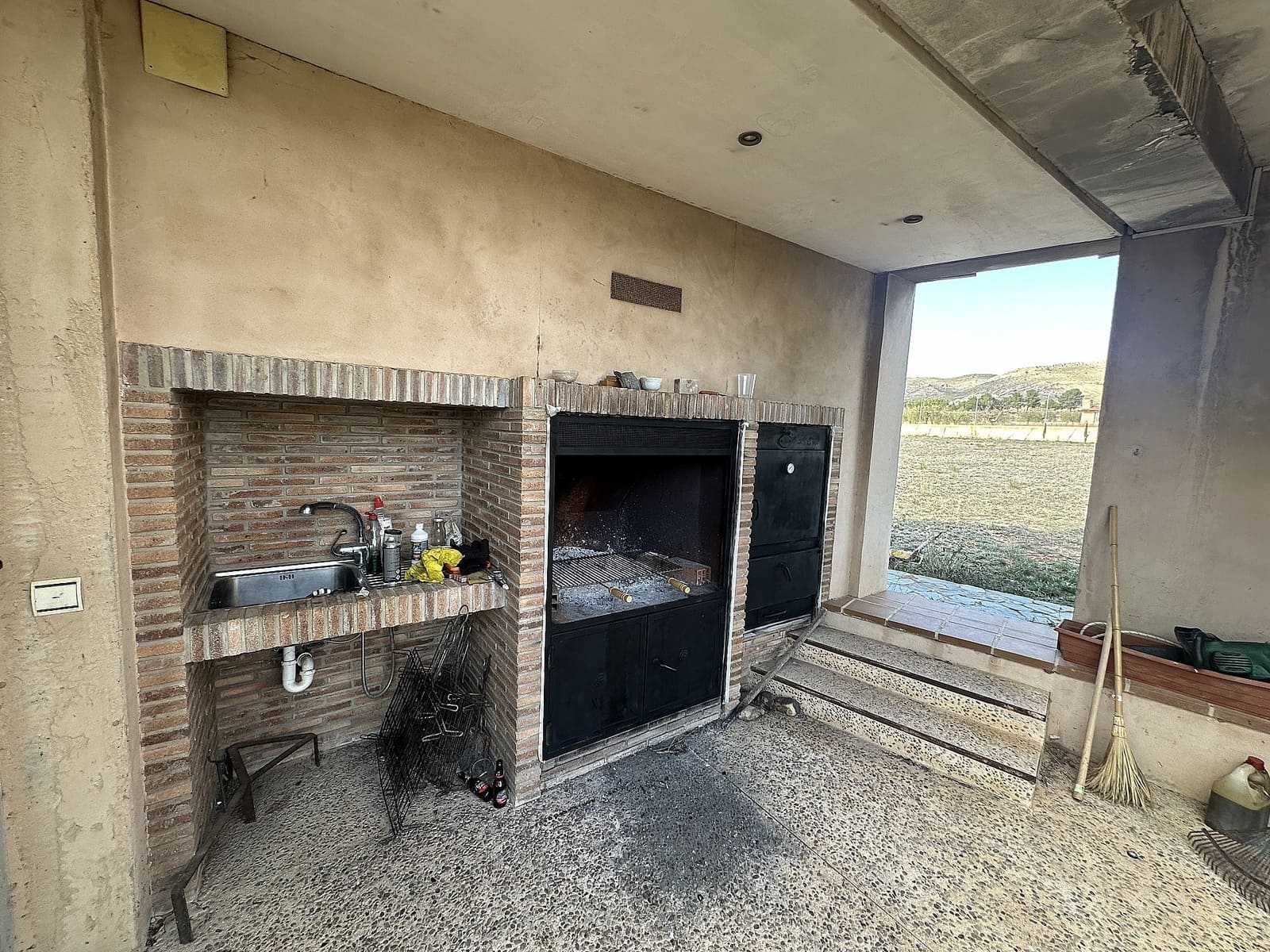 6 bedroom Villa for sale in Yecla - € 419,995 (Ref: 9475197)