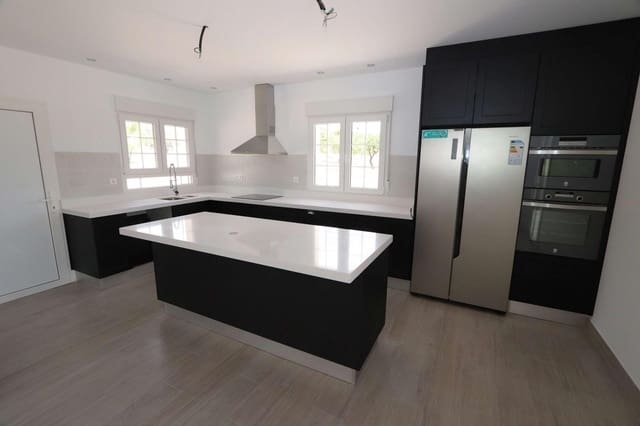 4 bedroom Villa for sale in Pinoso - € 547,000 (Ref: 9475197)