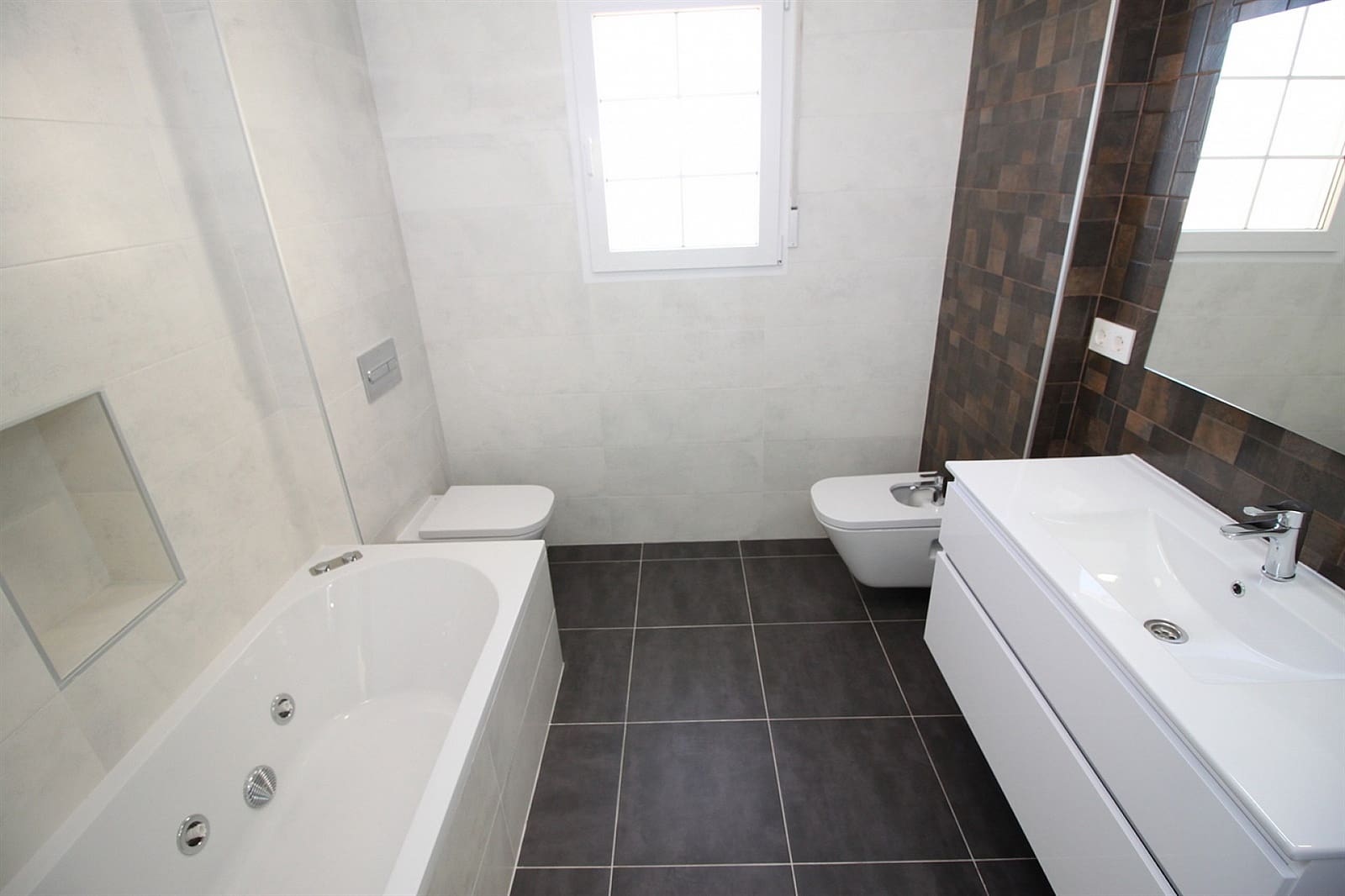 4 bedroom Villa for sale in Pinoso - € 505,000 (Ref: 9475204)