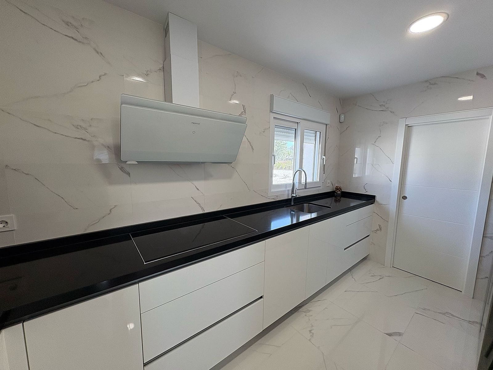 4 bedroom Villa for sale in Pinoso - € 423,000 (Ref: 9475210)