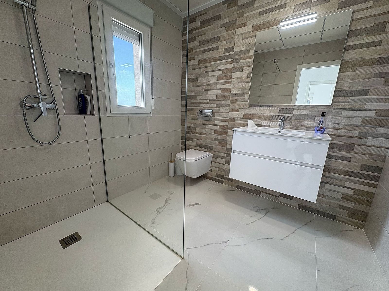 4 bedroom Villa for sale in Pinoso - € 423,000 (Ref: 9475210)