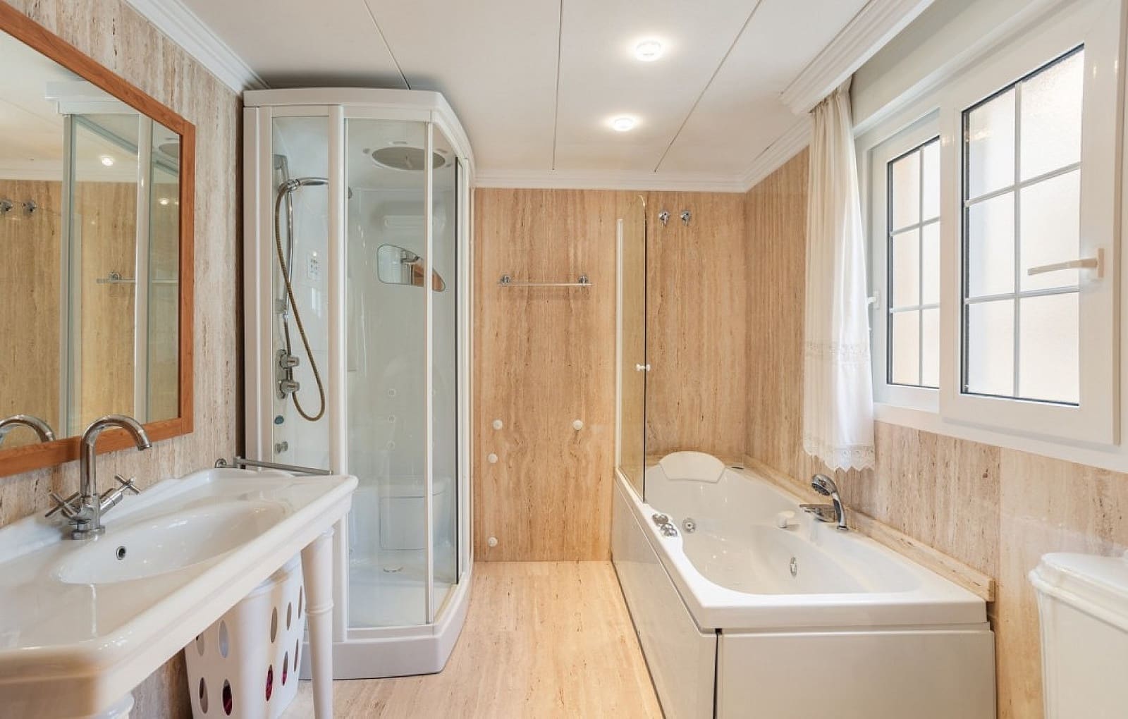 5 chambre Villa/Maison à vendre à Torrevieja avec piscine garage - 995 000 € (Ref: 9475213)