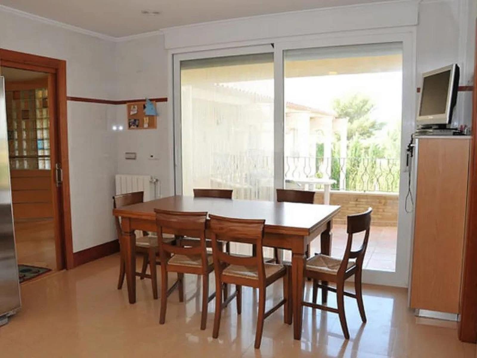 6 bedroom Finca/Country House for sale in Yecla - € 550,000 (Ref: 9475214)