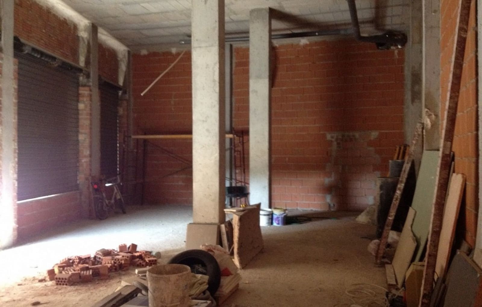 Comercial para venda em Los Montesinos - 106 000 € (Ref: 9475214)