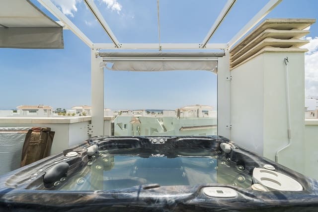 4 bedroom Villa for sale in Ciudad Quesada, Rojales with pool - € 410,000 (Ref: 9475215)