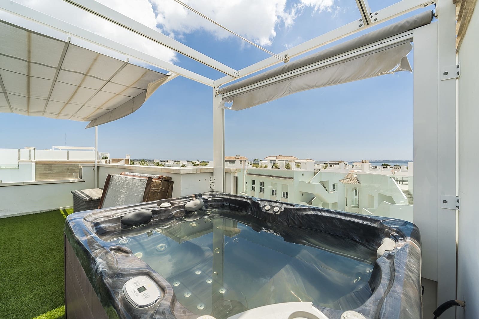 4 bedroom Villa for sale in Ciudad Quesada with pool - € 410,000 (Ref: 9475215)