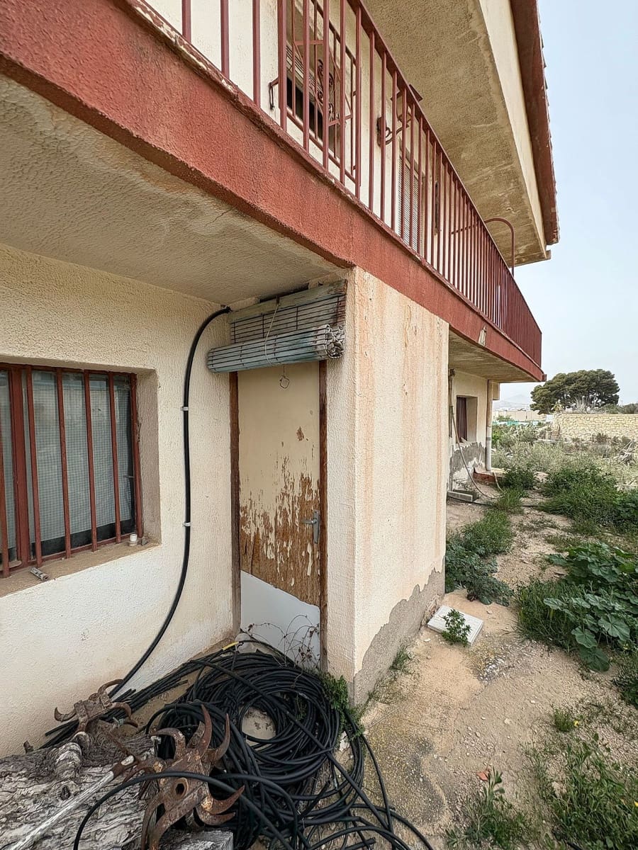 4 bedroom Finca/Country House for sale in Petrel / Petrer - € 349,900 (Ref: 9475216)