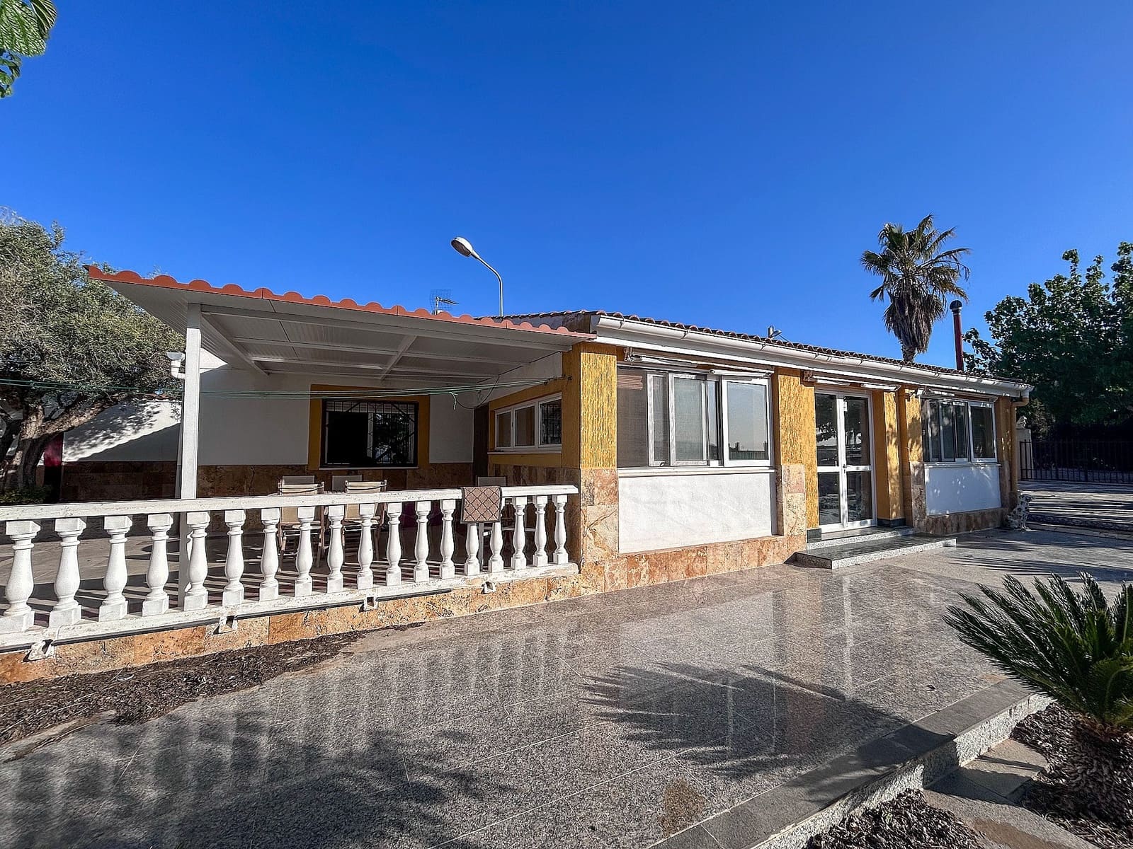 4 slaapkamer Finca/Landhuis te koop in Monforte del Cid - € 216.000 (Ref: 9475220)