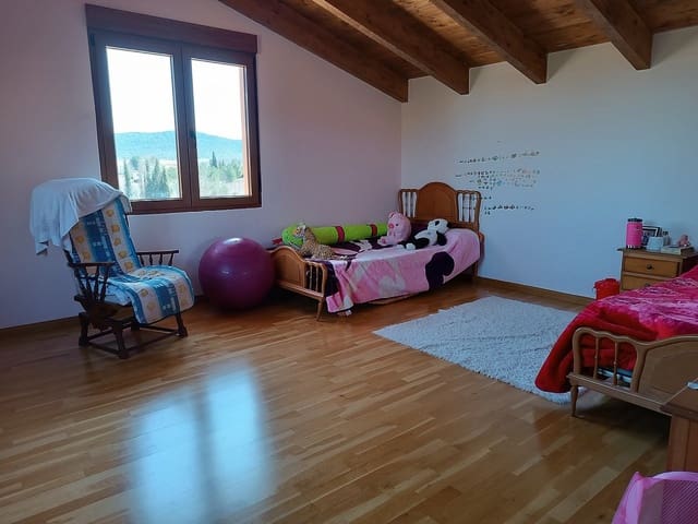 7 bedroom Wooden Home for sale in Yecla - € 259,000 (Ref: 9475237)
