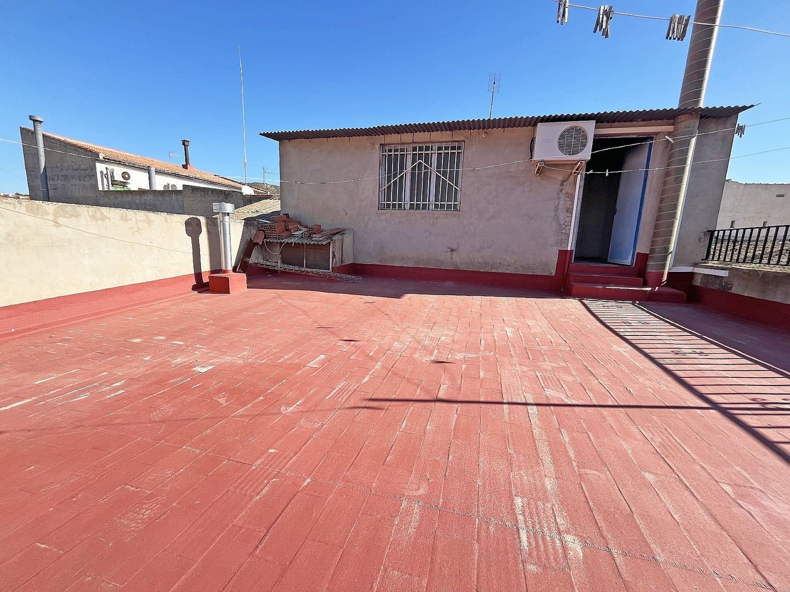 3 bedroom Townhouse for sale in Pinoso with garage - € 148,000 (Ref: 9475241)