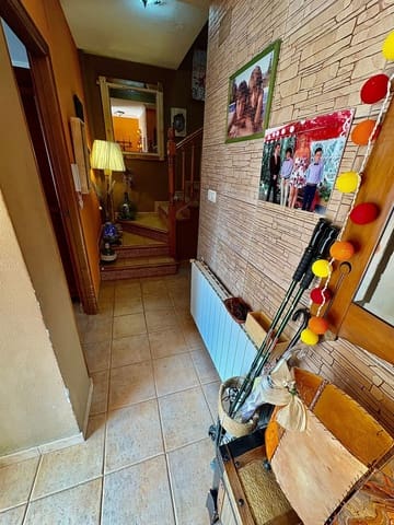 4 makuuhuone Omakotitalo myytävänä paikassa Pinoso - 157 500 € (Ref: 9475242)