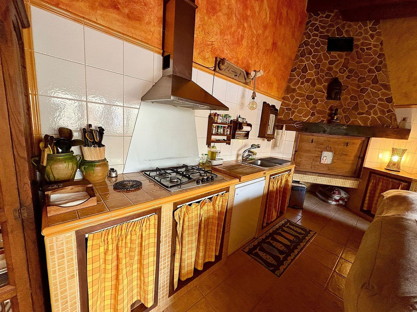 4 bedroom Townhouse for sale in Pinoso - € 157,500 (Ref: 9475242)