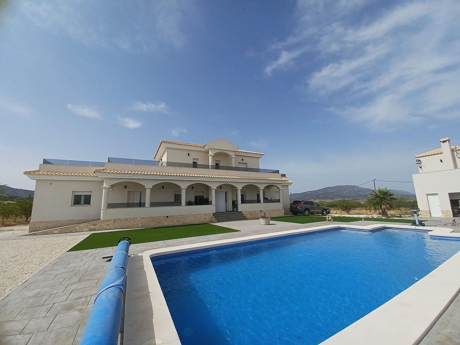 6 bedroom Villa for sale in Pinoso - € 649,995 (Ref: 9475243)