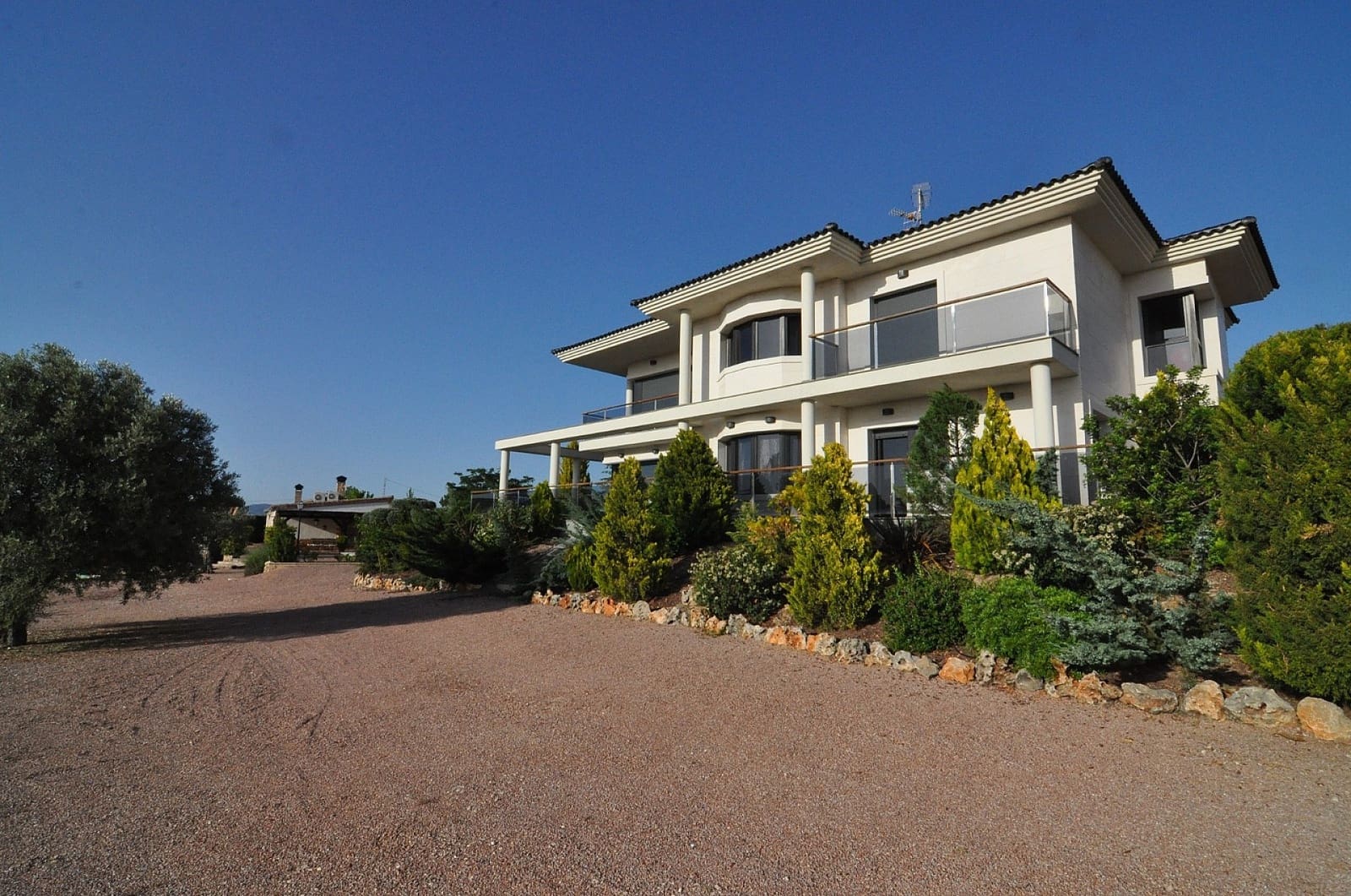 4 bedroom Villa for sale in Villena - € 1,250,000 (Ref: 9475244)