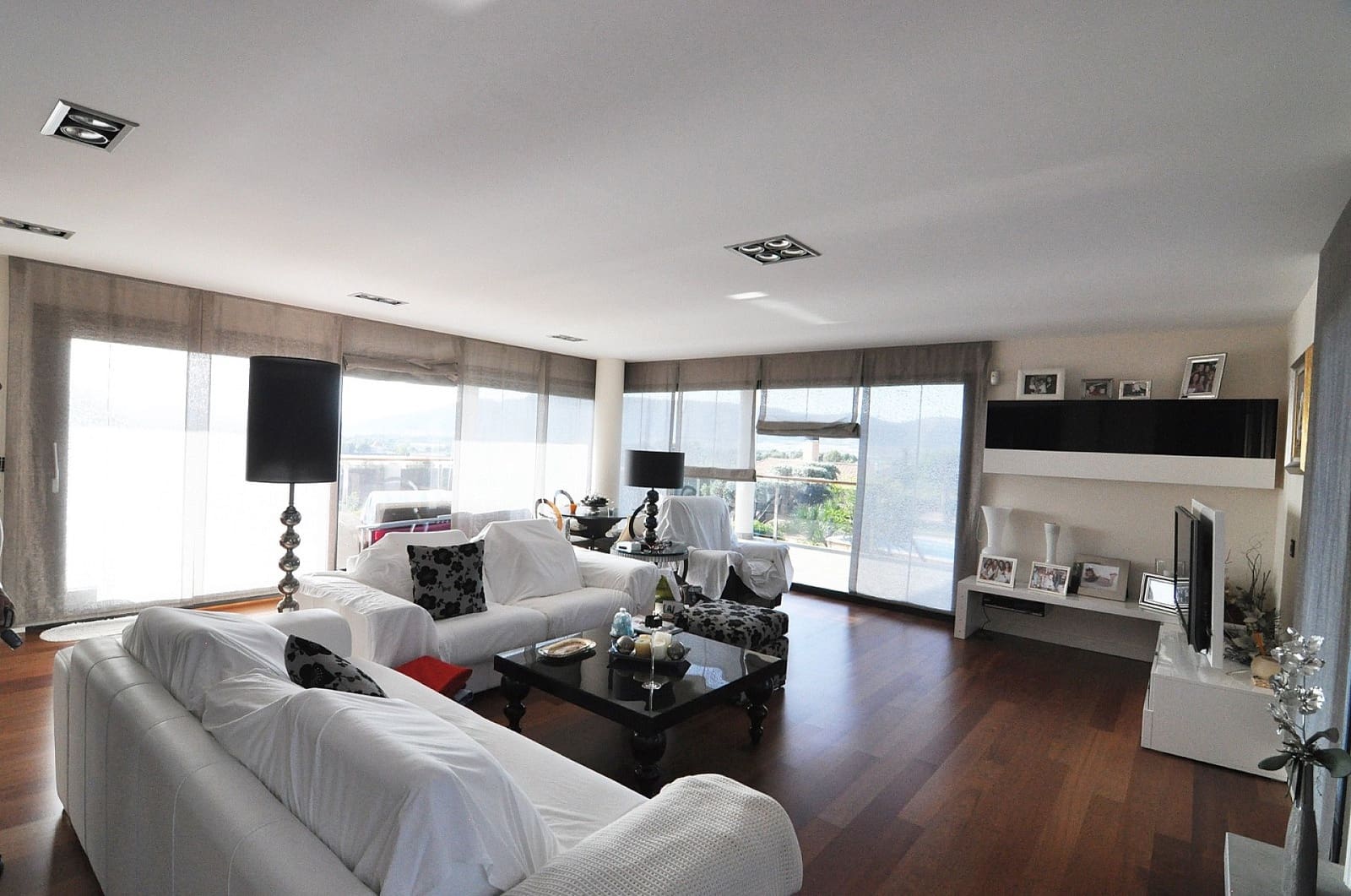 4 bedroom Villa for sale in Villena - € 1,250,000 (Ref: 9475244)