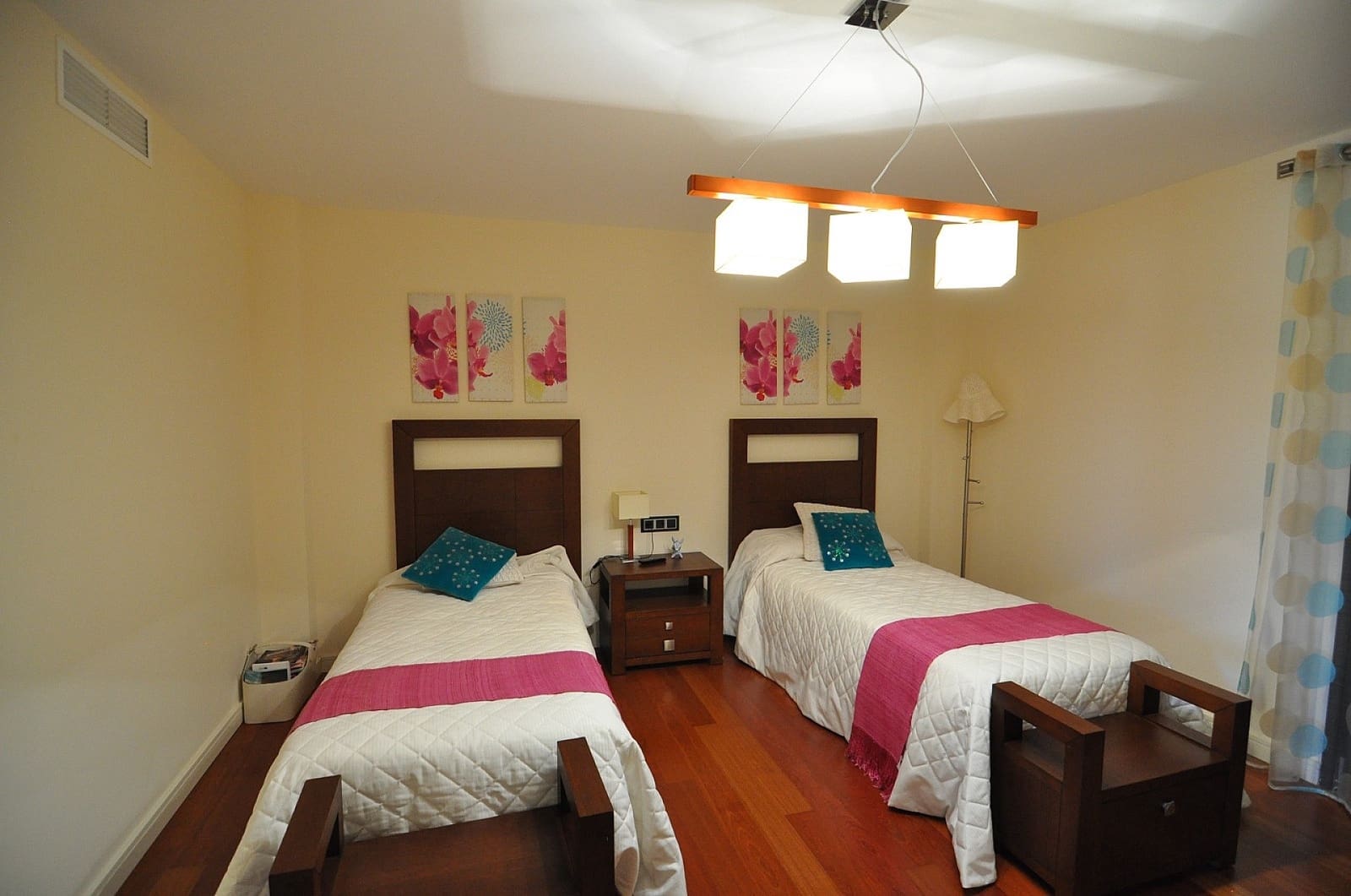 4 bedroom Villa for sale in Villena - € 1,250,000 (Ref: 9475244)