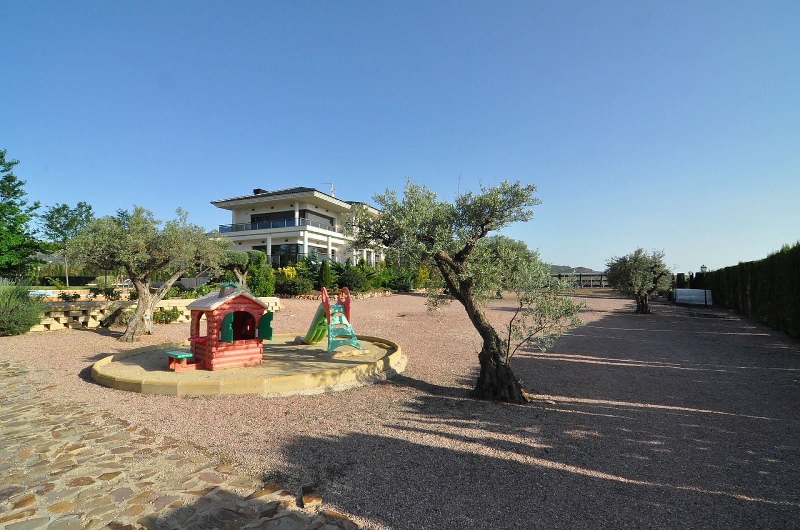 4 bedroom Villa for sale in Villena - € 1,250,000 (Ref: 9475244)